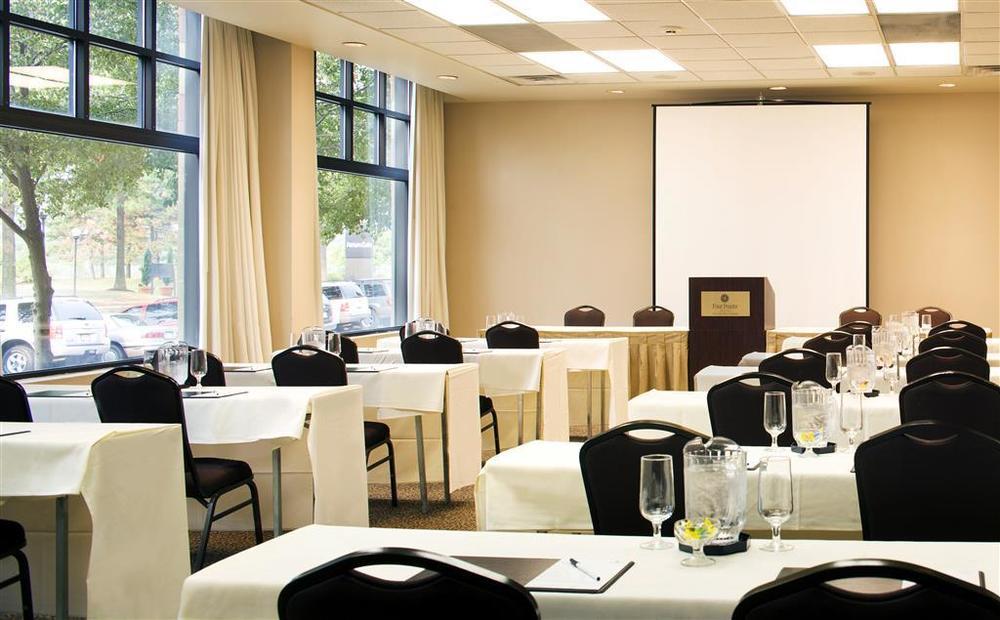 Four Points By Sheraton Airport Hotel 4*