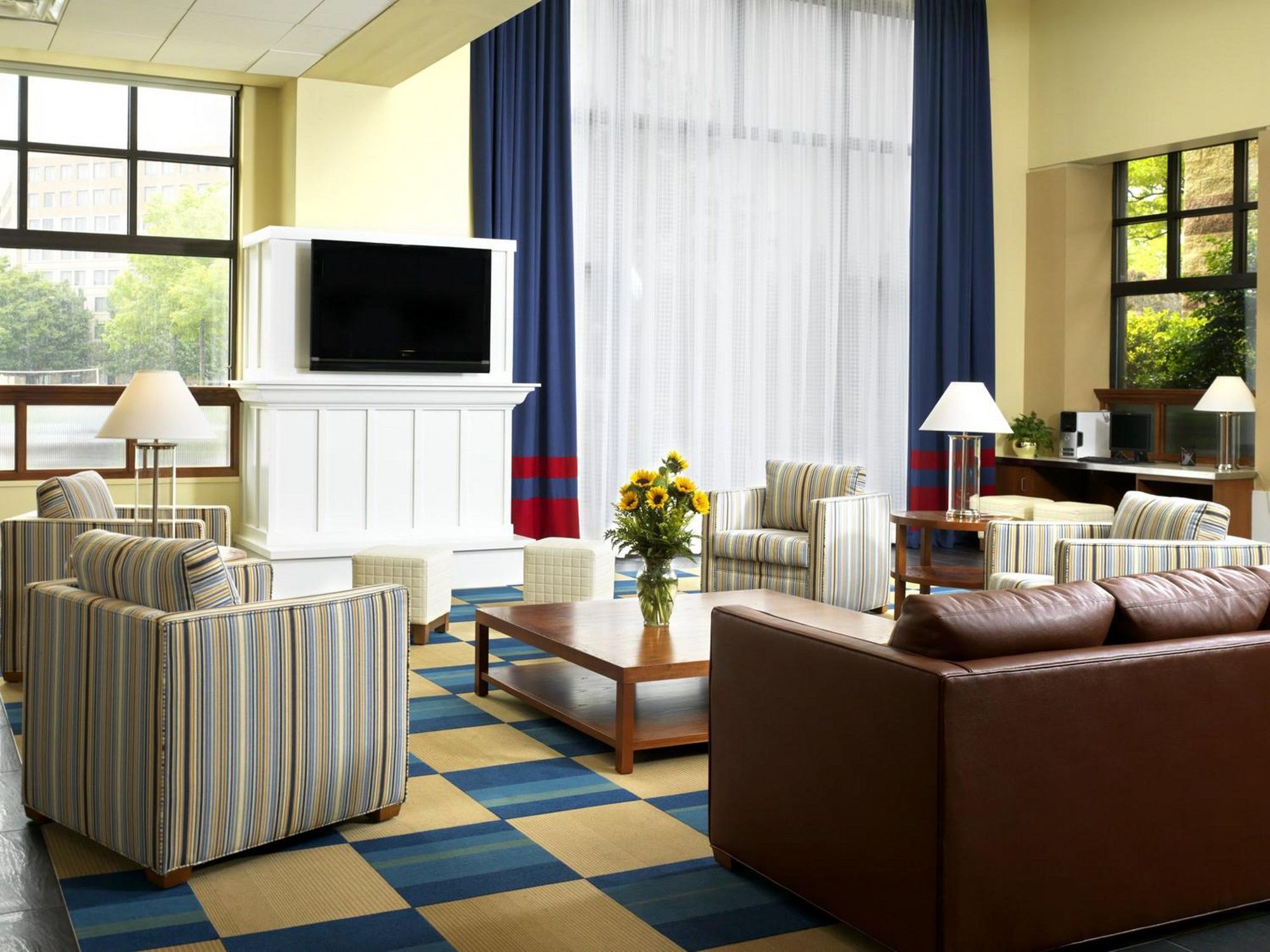 Four Points By Sheraton Airport Hotel 4*
